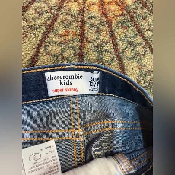 Abercrombie Kids Skinny Jean (Slim) Size 13-14 - Picture 4 of 4